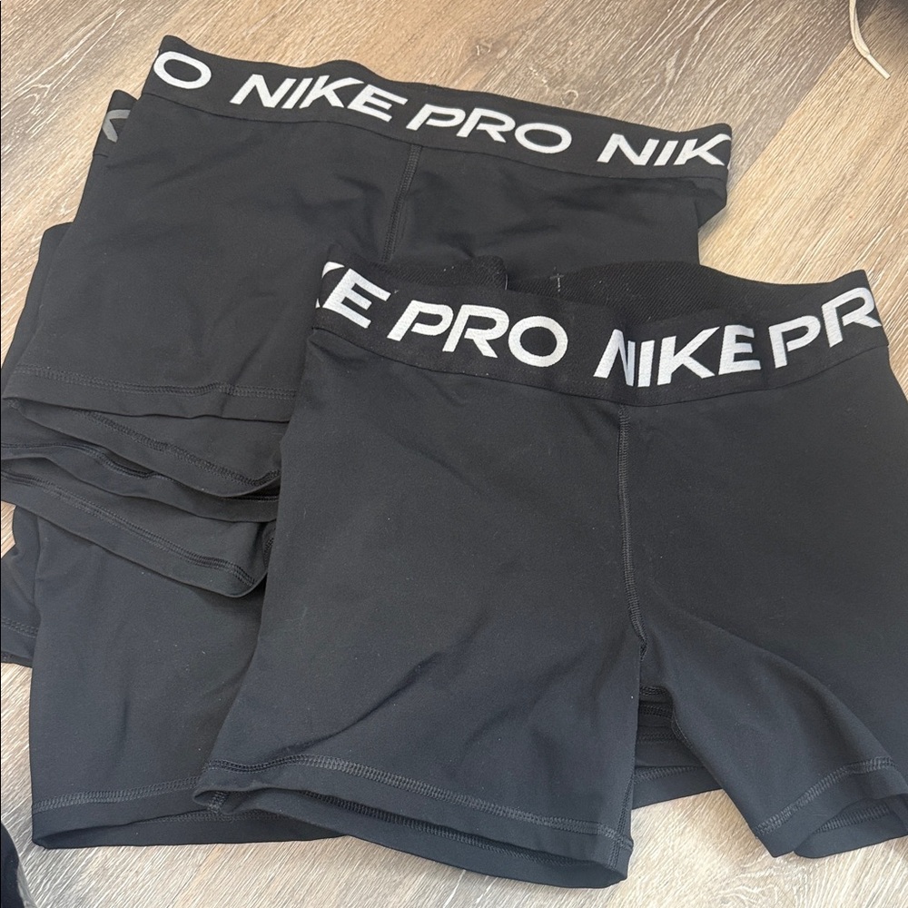 Nike Pro Black Athletic Shorts Size Large Ladies lot of 5 shorts